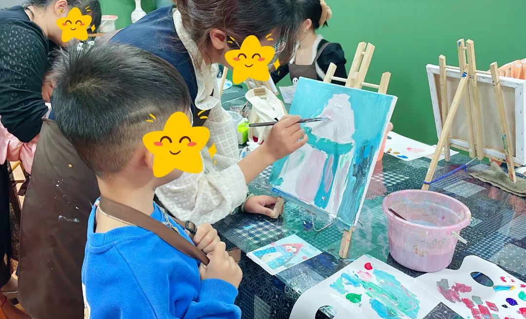 童心妙筆 繪出冬季丨愛(ài)維親子訓(xùn)練營(yíng)在紅河開(kāi)啟冬日甜蜜時(shí)刻!